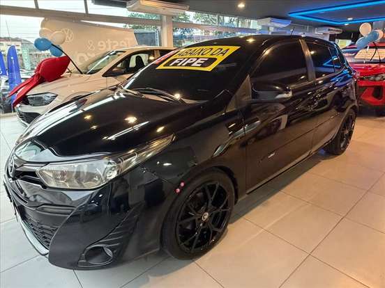 TOYOTA-YARIS-2019