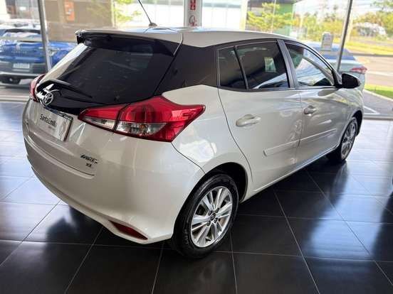 TOYOTA-YARIS-2019