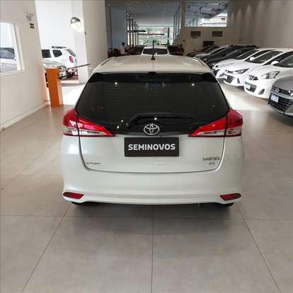 TOYOTA-YARIS-2020
