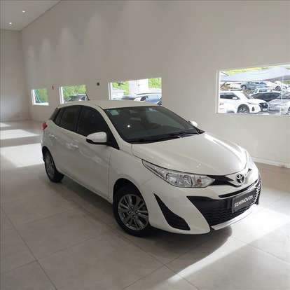 TOYOTA-YARIS-2020