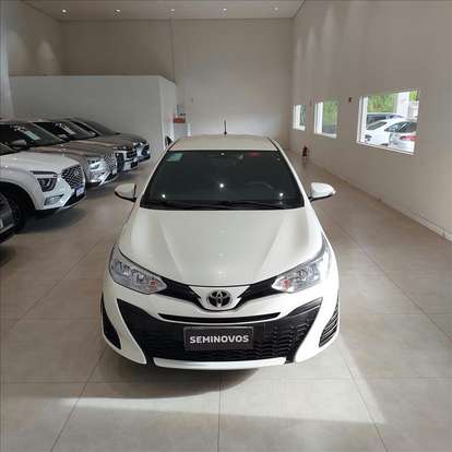 TOYOTA-YARIS-2020