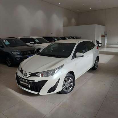 TOYOTA-YARIS-2020