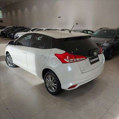 TOYOTA-YARIS-2020