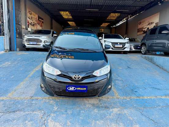 TOYOTA-YARIS-2019