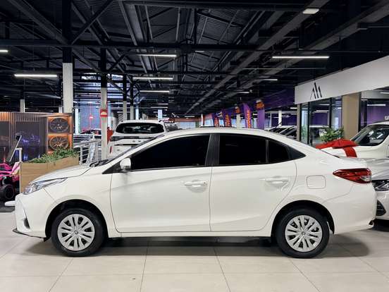 TOYOTA-YARIS-2023