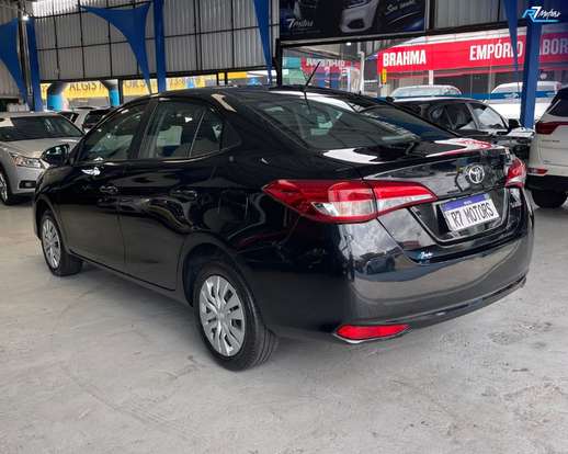 TOYOTA-YARIS-2024