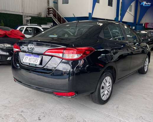 TOYOTA-YARIS-2024