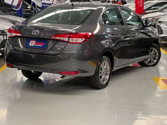 TOYOTA-YARIS-2022