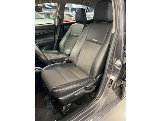 TOYOTA-YARIS-2022