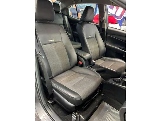 TOYOTA-YARIS-2022