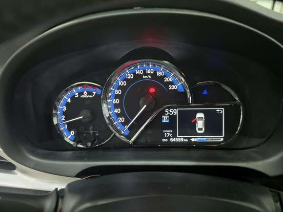 TOYOTA-YARIS-2021