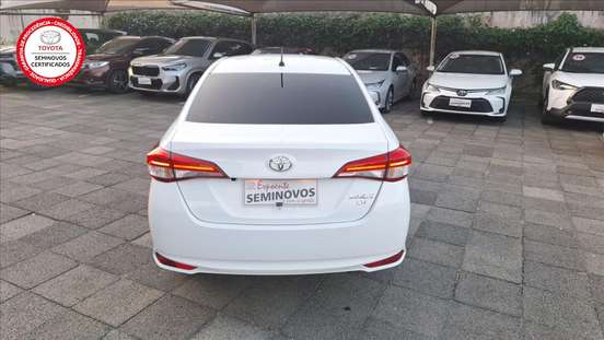 TOYOTA-YARIS-2024