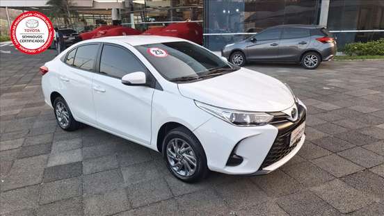 TOYOTA-YARIS-2024