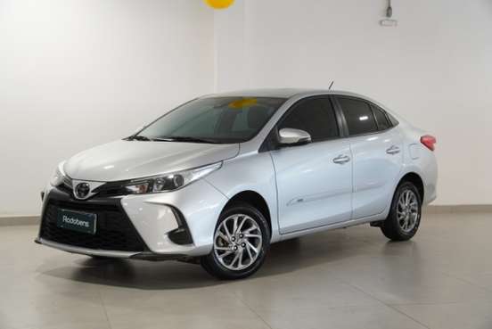 TOYOTA-YARIS-2024