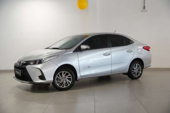 TOYOTA-YARIS-2024