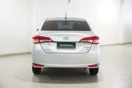 TOYOTA-YARIS-2024