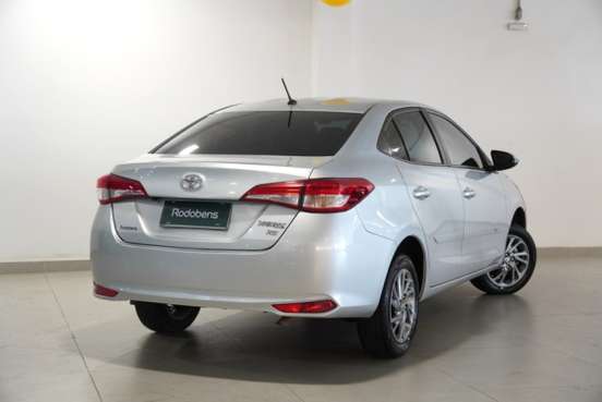 TOYOTA-YARIS-2024