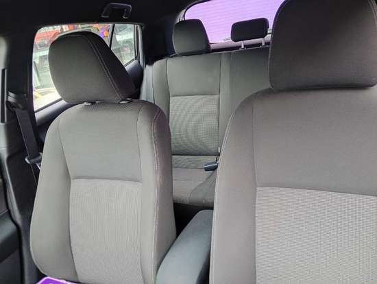 TOYOTA-YARIS-2024