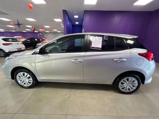 TOYOTA-YARIS-2024