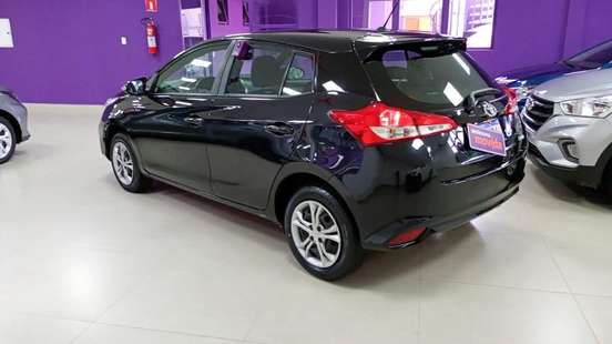 TOYOTA-YARIS-2024