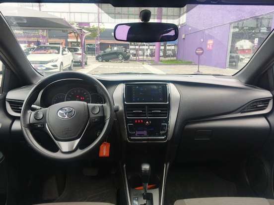 TOYOTA-YARIS-2024