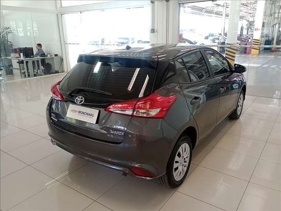 TOYOTA-YARIS-2024