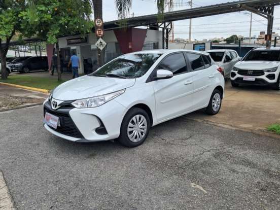 TOYOTA-YARIS-2024