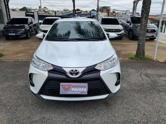 TOYOTA-YARIS-2024