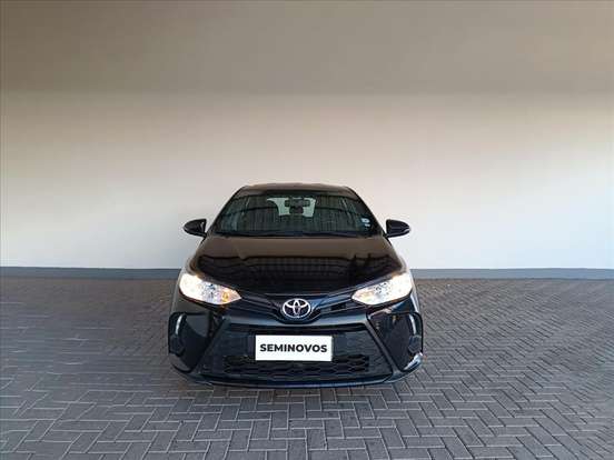 TOYOTA-YARIS-2024