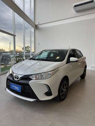 TOYOTA-YARIS-2023