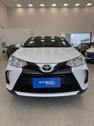 TOYOTA-YARIS-2024