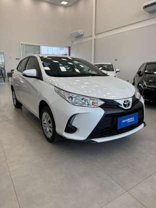 TOYOTA-YARIS-2024