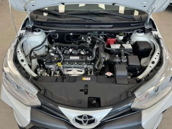 TOYOTA-YARIS-2024