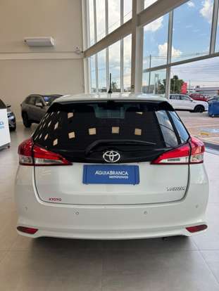 TOYOTA-YARIS-2023