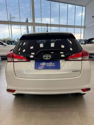 TOYOTA-YARIS-2024