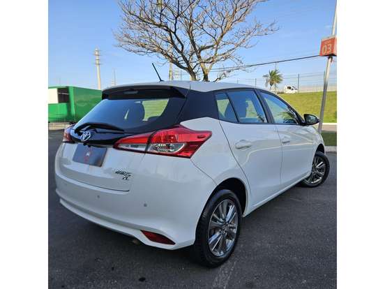 TOYOTA-YARIS-2020