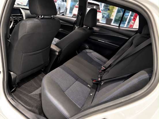 TOYOTA-YARIS-2021