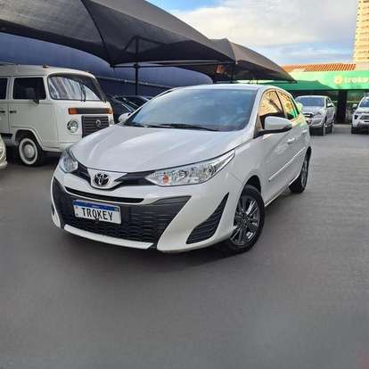 TOYOTA-YARIS-2019