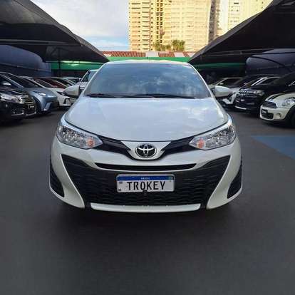 TOYOTA-YARIS-2019