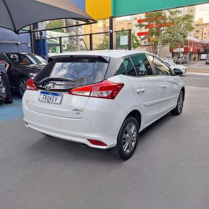 TOYOTA-YARIS-2019