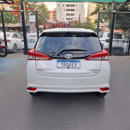 TOYOTA-YARIS-2019