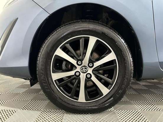 TOYOTA-YARIS-2020