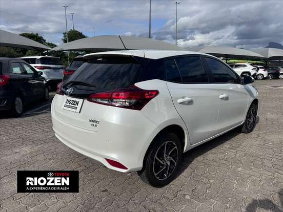 TOYOTA-YARIS-2023