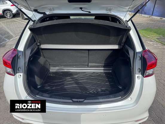 TOYOTA-YARIS-2023