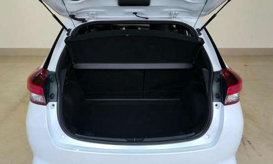 TOYOTA-YARIS-2023