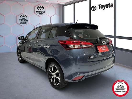 TOYOTA-YARIS-2018