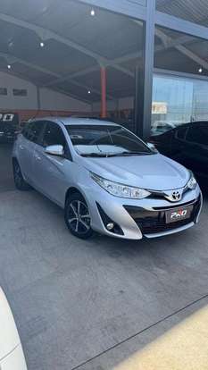 TOYOTA-YARIS-2021