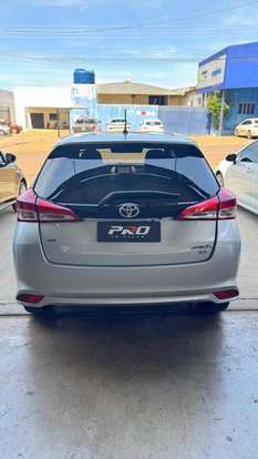 TOYOTA-YARIS-2021