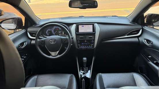 TOYOTA-YARIS-2021