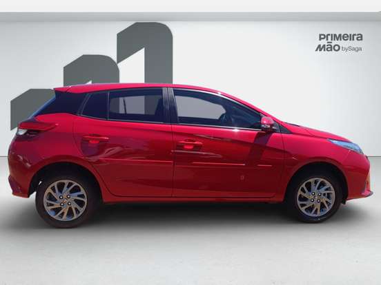 TOYOTA-YARIS-2023